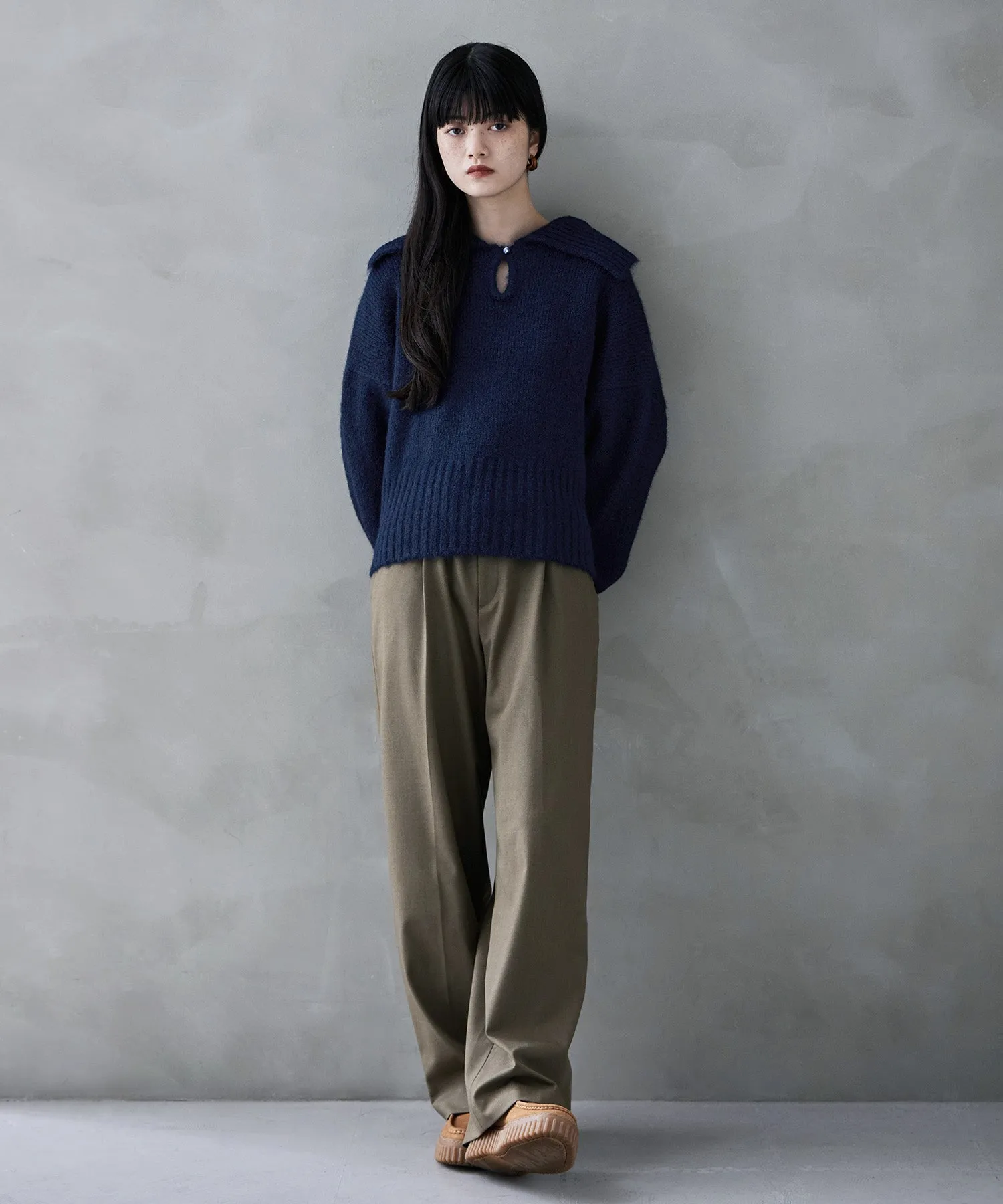Alpaca touch big collar knit