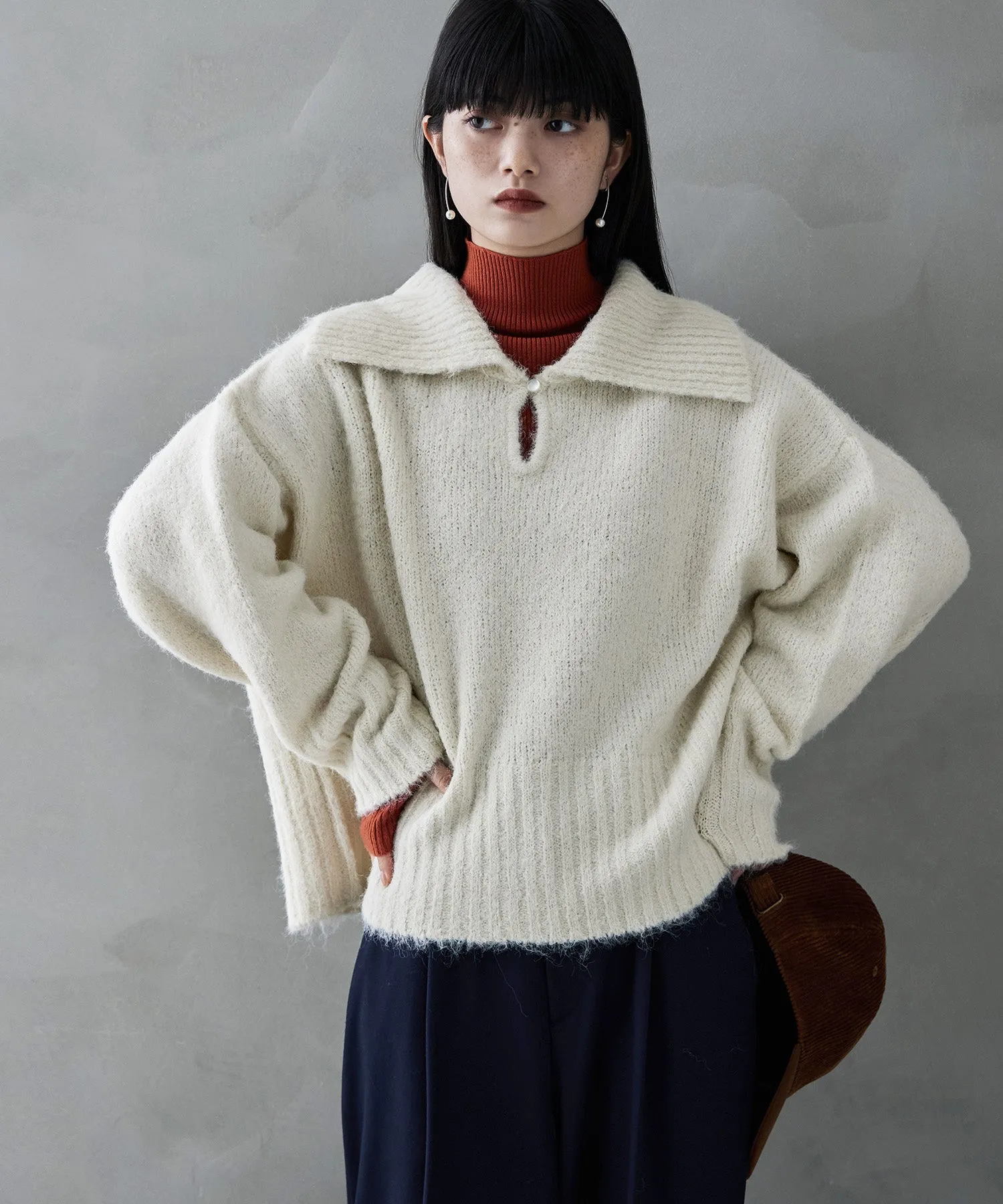 Alpaca touch big collar knit