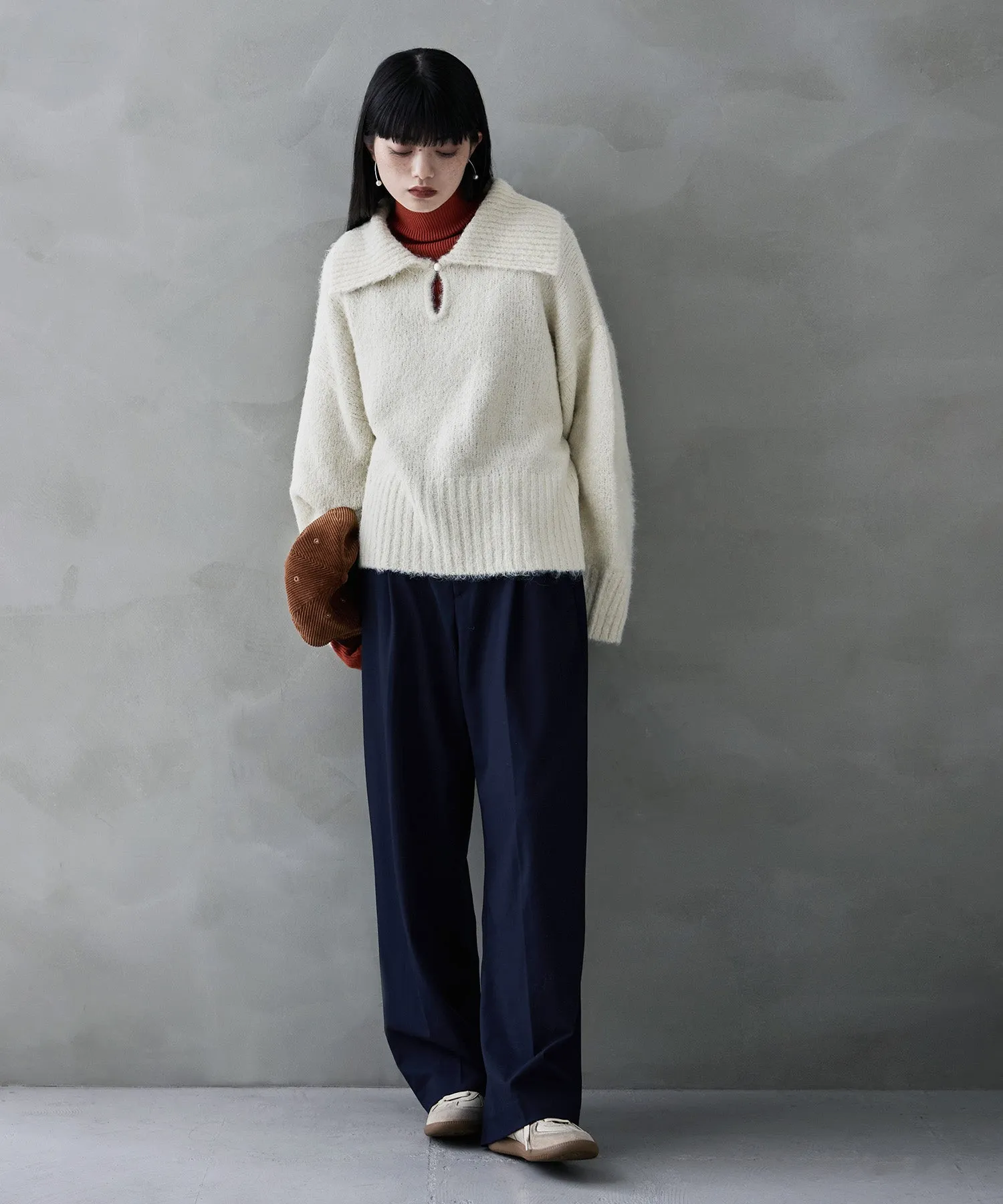 Alpaca touch big collar knit