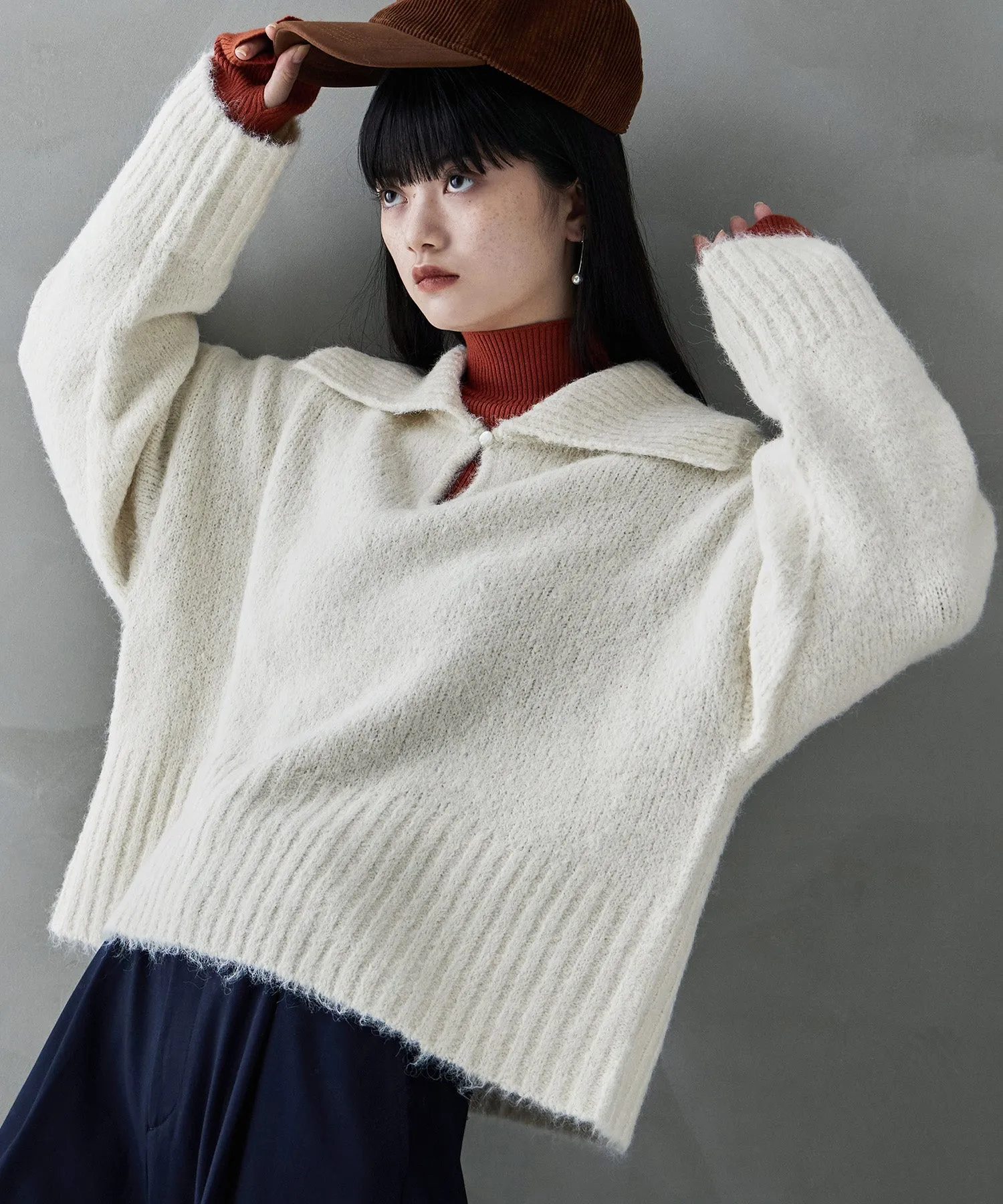 Alpaca touch big collar knit