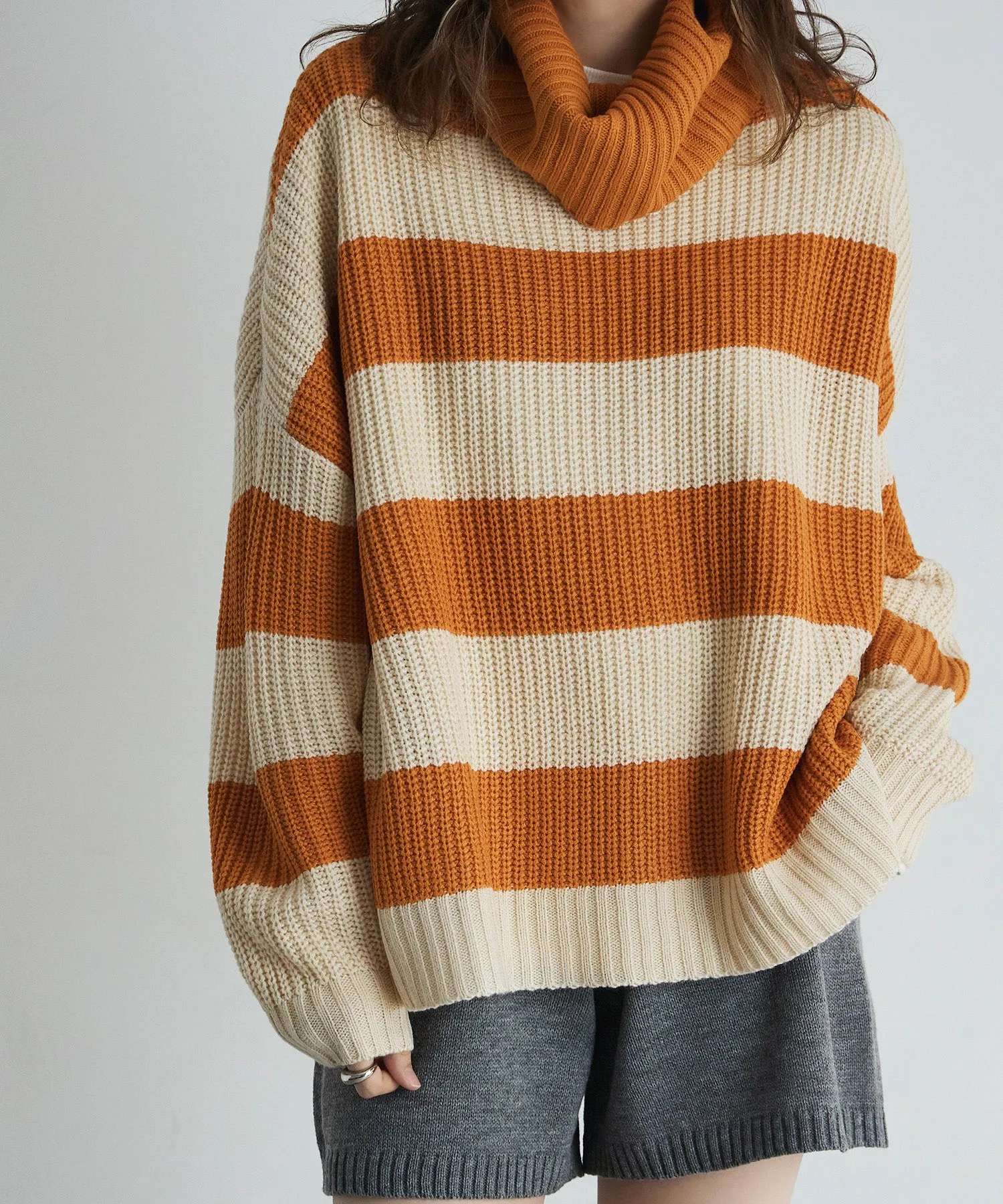 Off turtle wide border knit
