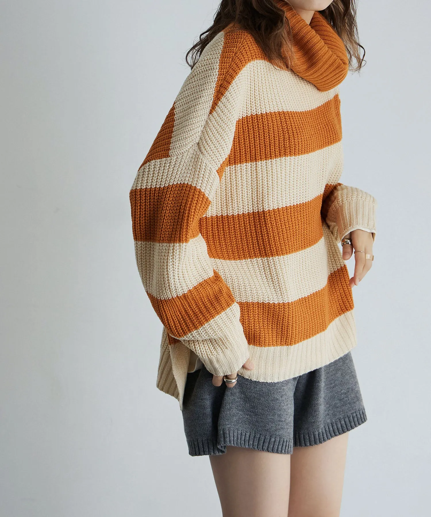 Off turtle wide border knit