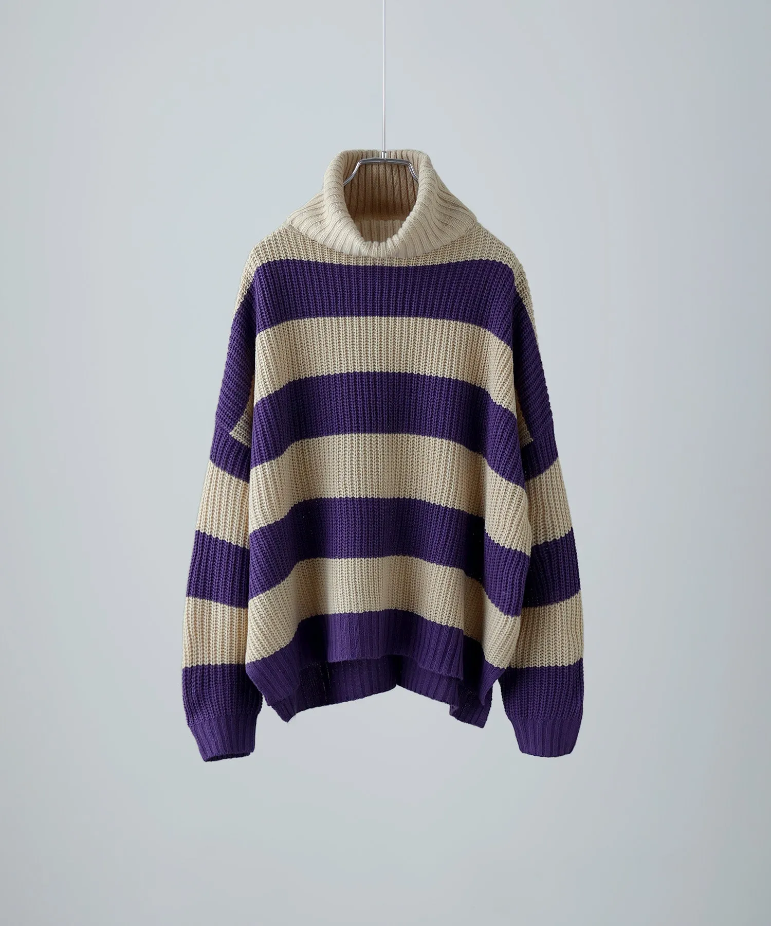 Off turtle wide border knit