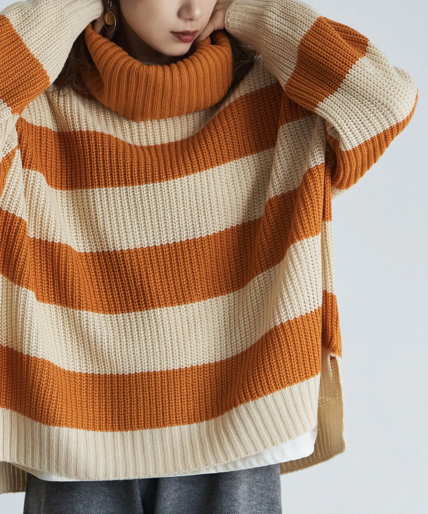 Off turtle wide border knit