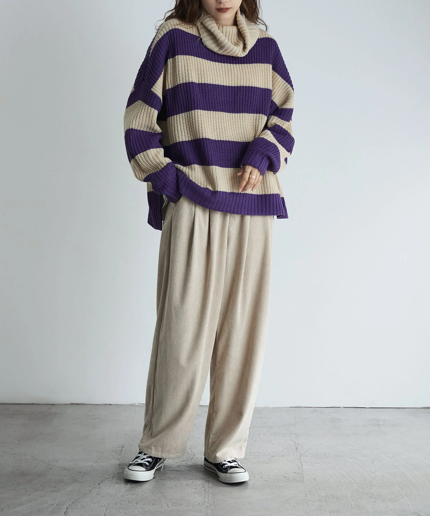 Off turtle wide border knit