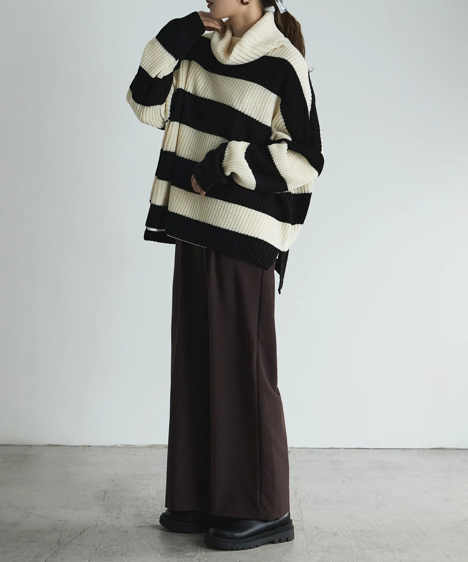 Off turtle wide border knit