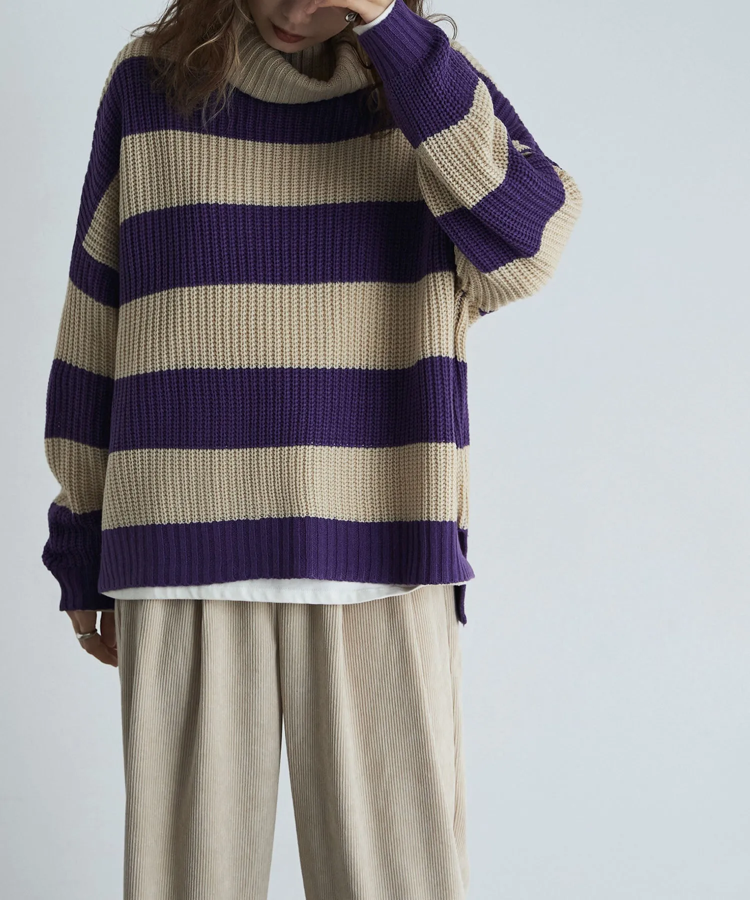 Off turtle wide border knit