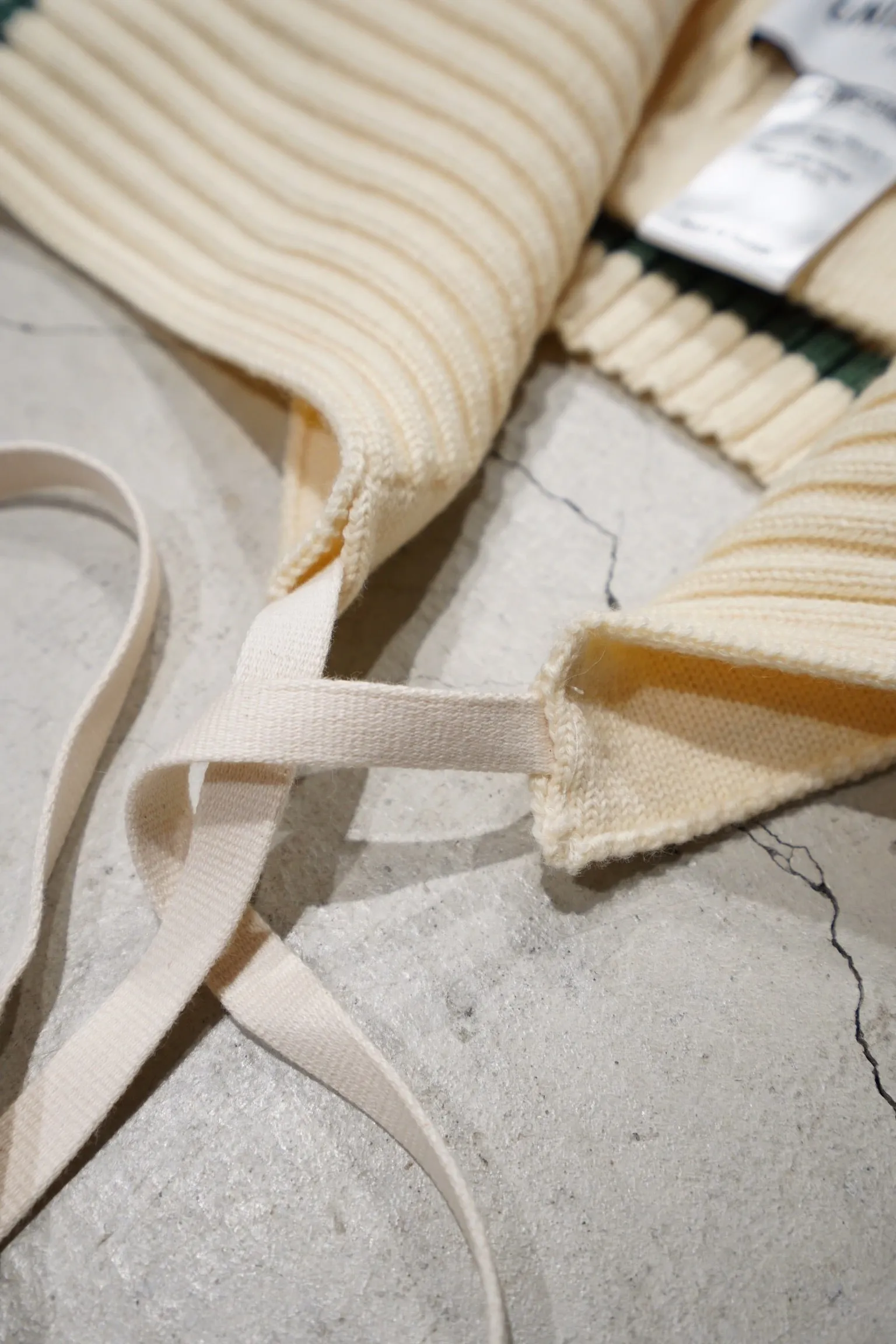 UNIFORME RIBBED KNIT COLLAR (WHITE)